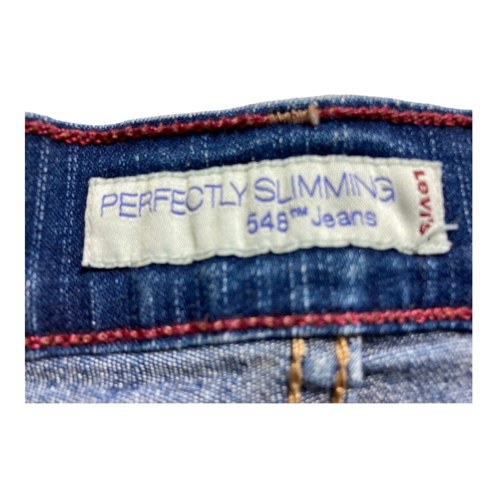 Levi's 548 Perfectly Slimming Shorts Denim Stretch Women's 6 Distressed EUC - Picture 6 of 7